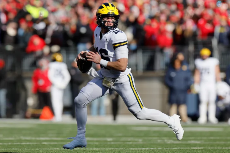 Stanford names Michigan transfer Davis Warren as starting quarterback